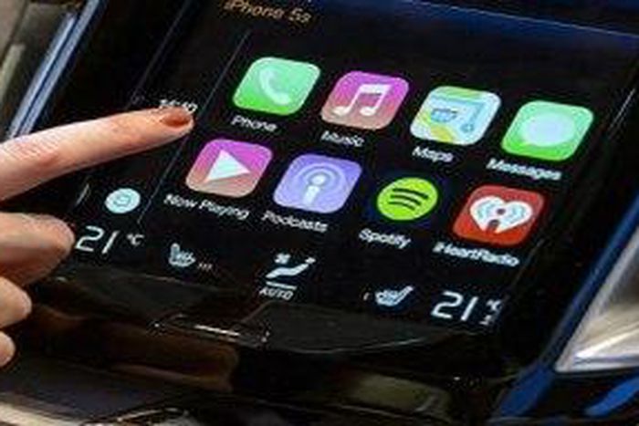 Dashboards that act like smart phones raise safety issues