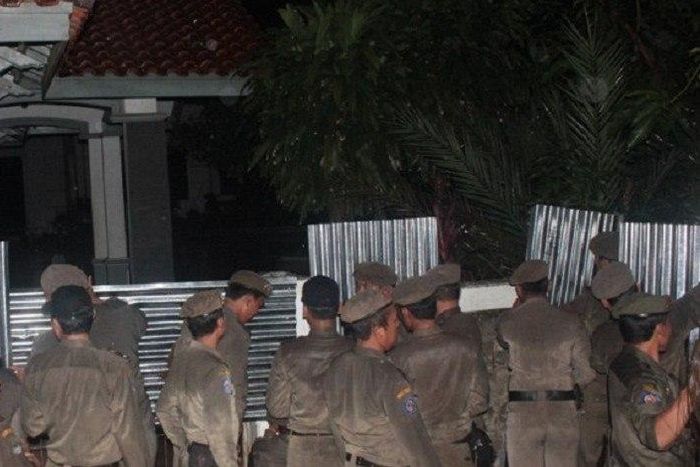 Indonesian Islamic minority protests mosque closure, fears growing intolerance