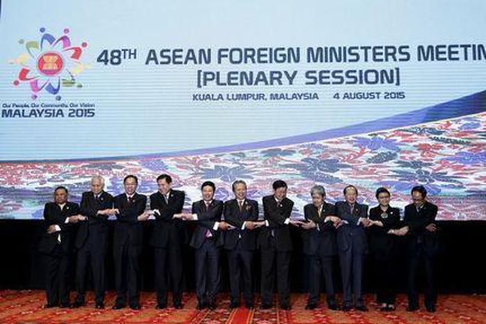 Philippines wants South China Sea talks despite China's reluctance