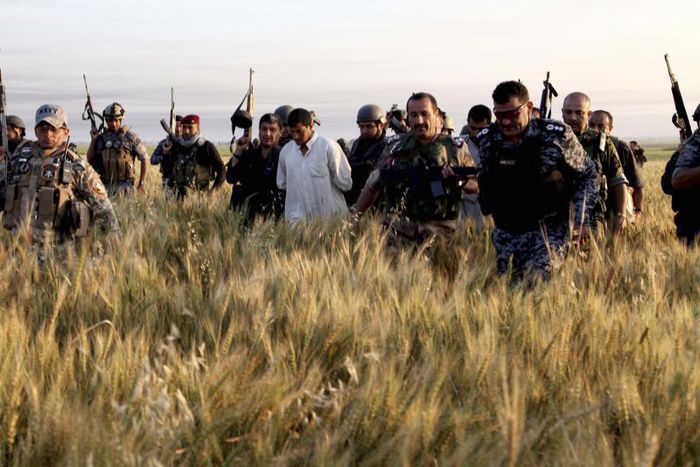 Bangladesh arrests 12 suspected al Qaeda militants