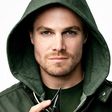 "Arrow" star Stephen Amell indirectly started the Twitter war between Chrissy Teigen and actress Katie Cassidy
