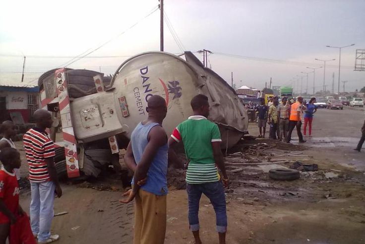 ___3606026___https:______static.pulse.com.gh___webservice___escenic___binary___3606026___2015___3___26___22___Dangote+trucks+burnt_1