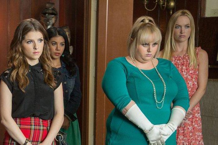 Anna Kendrick and Rebel Wilson on the set of Pitch Perfect 2