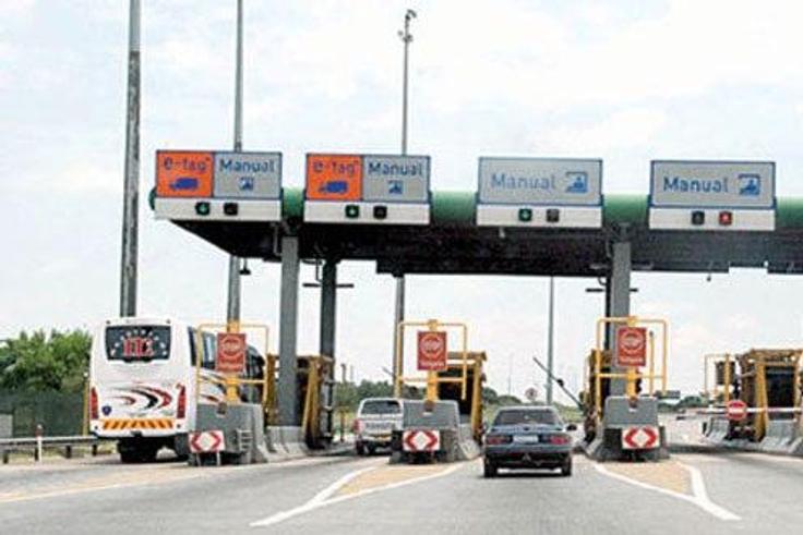 NIS deports 448 illegal immigrants through Seme border post -- Official