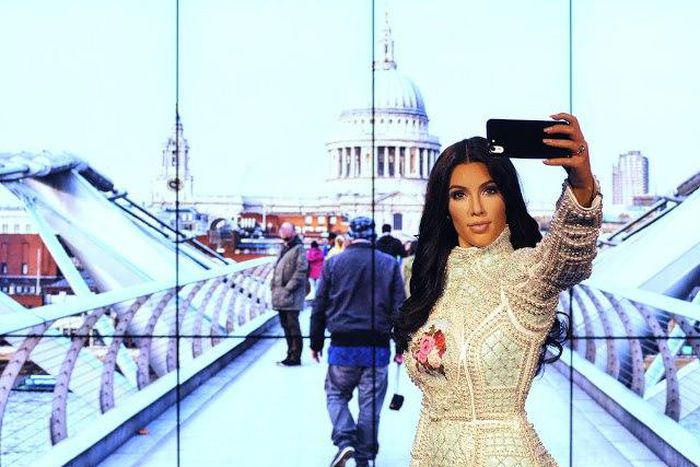 First selfie wax figure in Kim K's likeness at Madam Tussauds'
