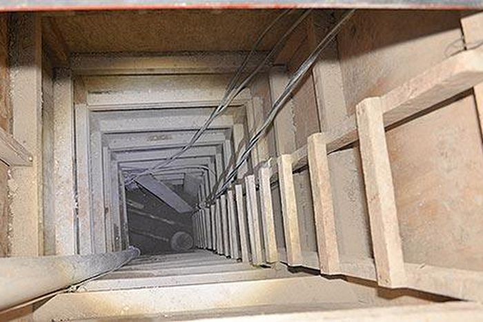 Mexico shows security footage of Guzman moments before he disappeared into tunnel