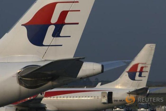 Makes emergency landing in Melbourne