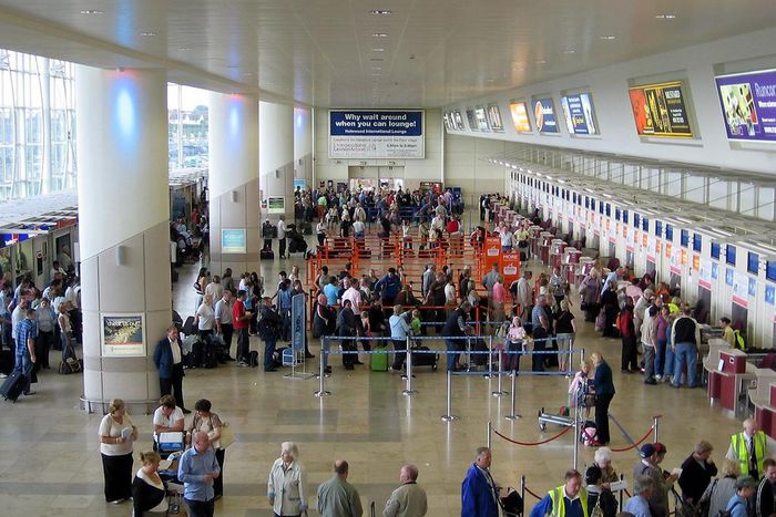 ___3846489___https:______static.pulse.com.gh___webservice___escenic___binary___3846489___2015___6___9___18___Liverpool_Airport_Interior