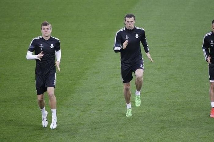 Real Madrid's Gareth Bale, Jese Rodriguez and Toni Kroos during training. Reuters / Max Rossi