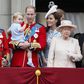 Queen Elizabeth might have to leave crumbling Buckingham Palace