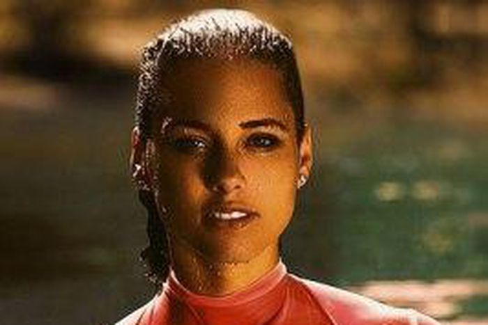 Alicia Key in recreated classic photo of Trinidad model, Sintra Arunte-Bronte