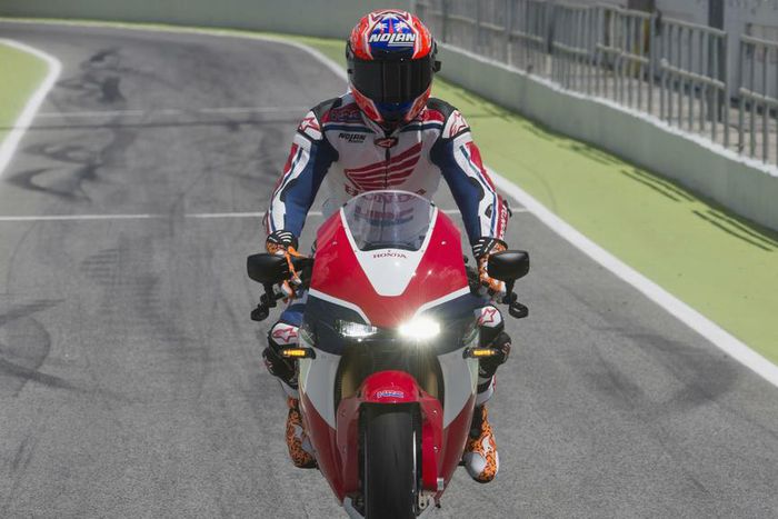 ___4022105___https:______static.pulse.com.gh___webservice___escenic___binary___4022105___2015___7___29___17___caseystonercropped_1eosll1g9228g1cppv92l3a1y5