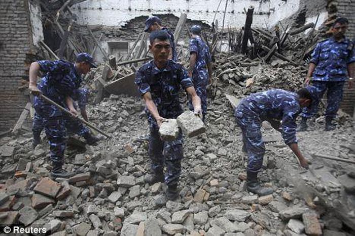 Nepal earthquake Facebook and Google lend a helping hand