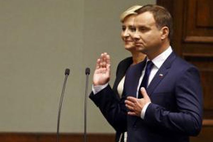 Government swears in opposition-backed Andrzej Duda as president