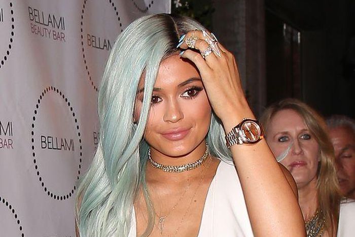 Kylie Jenner flaunts blue hair at Bellami Beauty Bar in California 