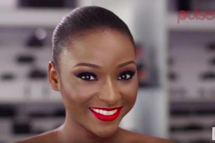 Pulse X Zaron Cosmetics' smokey eye look with bold lips