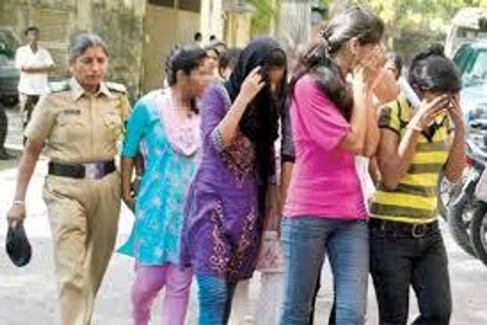 Mumbai police round up unmarried couples from hotels