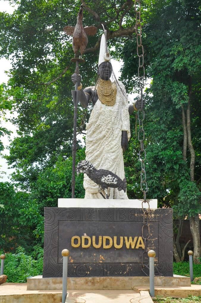A statue of Oduduwa at the Oduduwa groove where it is believed he descended (Pejugold)