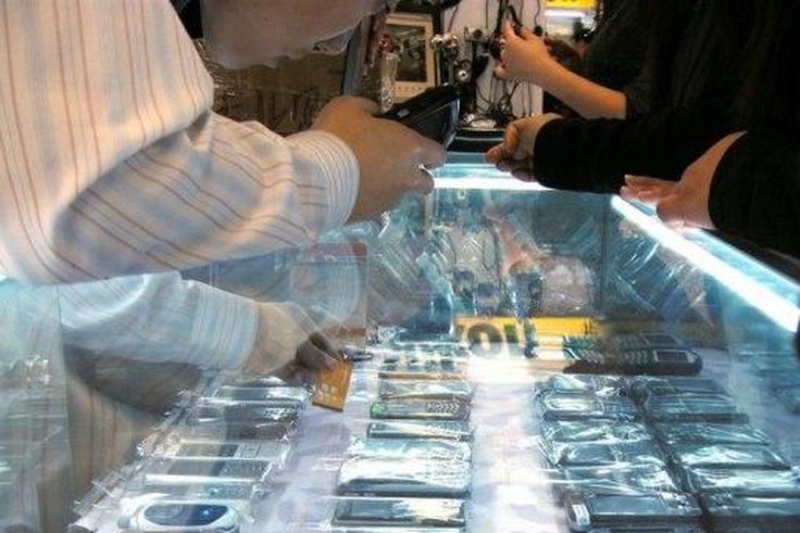 Beijing police shut down massive iPhone counterfeiting operation