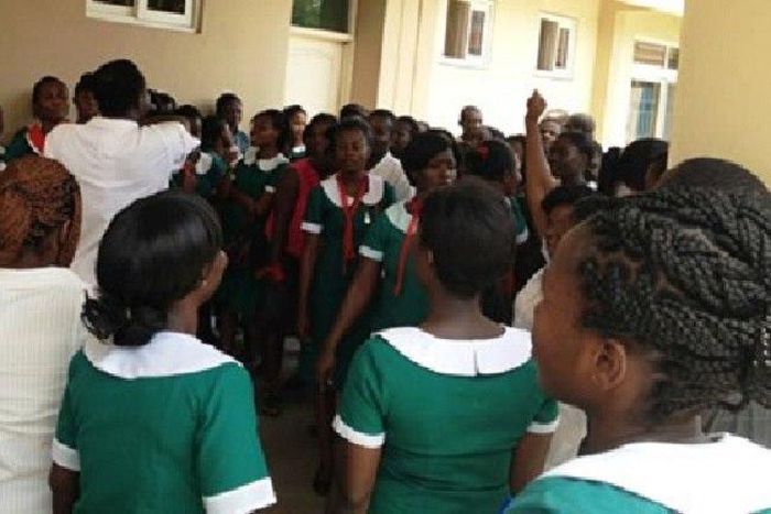 Nurses and midwives call off strike