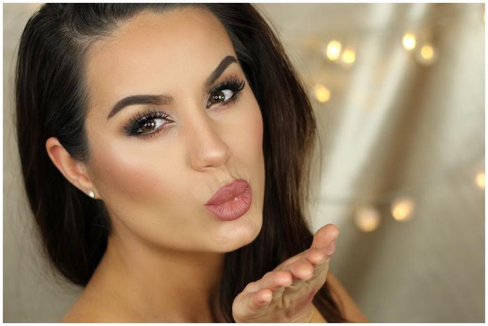 Smoky eye and nude lips