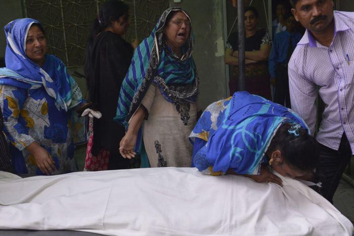 hangs man who was 15 when convicted