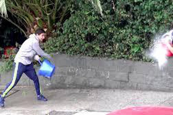 This water balloon fight is freaking hilarious