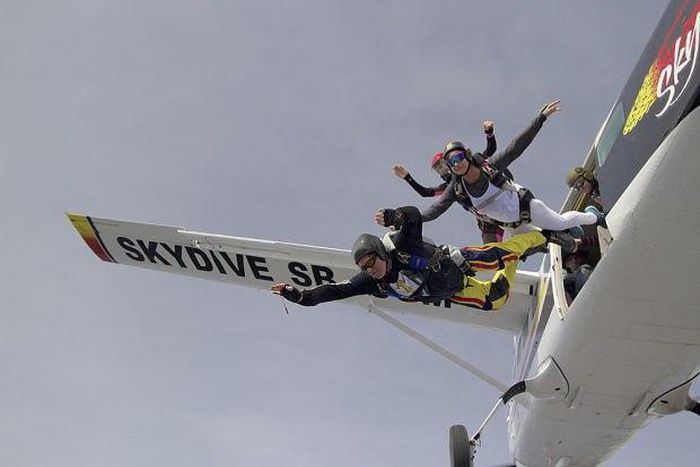 Jackie Spencer and Dan Entin during their skydive wedding