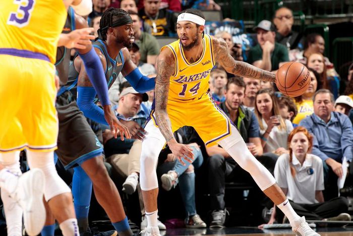 Brandon Ingram put in agood showing for the Lakers against the Mavericks [NBA]