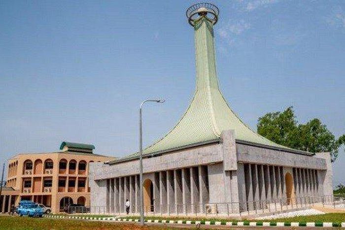Obiano thanks Buhari over completion of Zik’s mausoleum