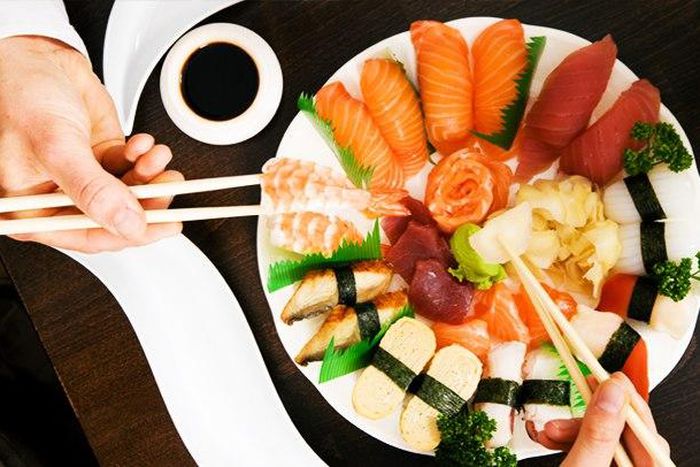 How to eat sushi