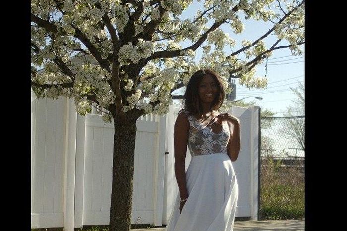 Osas in a Toju Foyeh piece