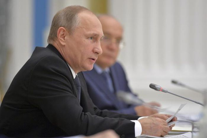 Classifies information on deaths of Russian troops on special missions