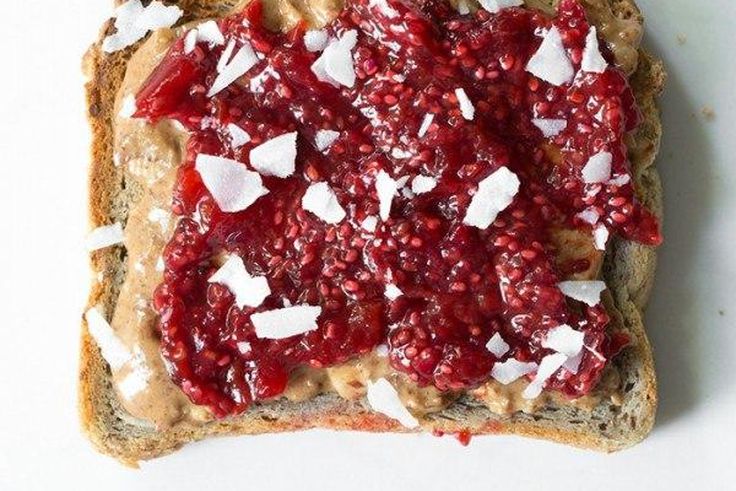 Bluberry vanilla and chia seeds sandwich