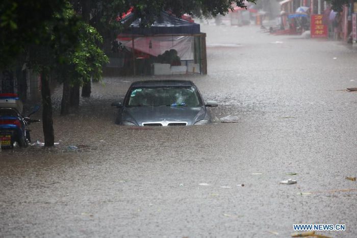 7 die as torrential rain sweeps through China