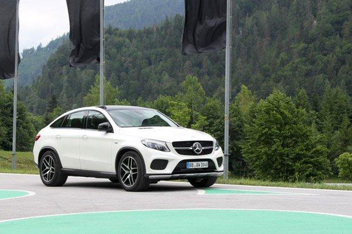 ___3897591___https:______static.pulse.com.gh___webservice___escenic___binary___3897591___2015___6___23___9___2016-mercedes-benz-gle-class-coupe-amg-front3q