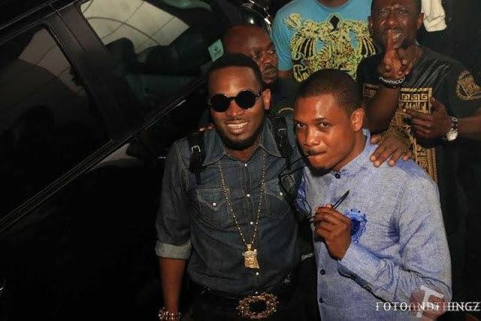 Quilox boss, Shina Peller welcoming D'banj as he arrives the night club for his birthday party