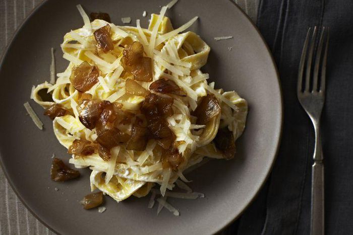 pasta with yogurt and caramelized onions