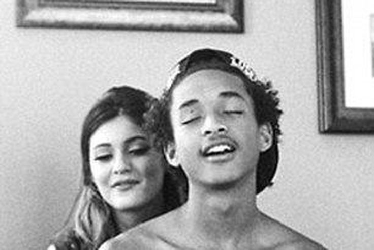 ___2849807___https:______static.pulse.com.gh___webservice___escenic___binary___2849807___2014___5___13___18___article-2626483-1DC8672D00000578-173_306x492