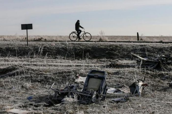 Dutch prosecutors: fragments from MH17 site may be from Russian-made missile