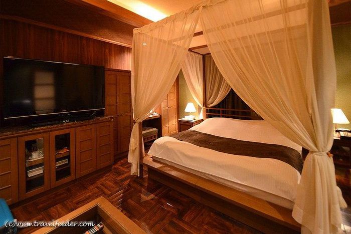 Woman bolts with lover’s 200 dollars at hotel room