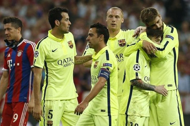 Barcelona's Sergio Busquets, Xavi, Jeremy Mathieu, Lionel Messi and Gerard Pique celebrate at the end after reaching the UEFA Champions League Final.    UEFA Champions League Semi Final Second Leg - Allianz Arena, Munich, Germany - 12/5/15
Reuters / Al...