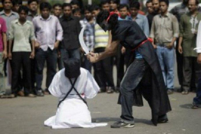  Shayea Al Qahtani being executed
