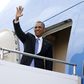 U.S. President Barack Obama waves as he departs for Ethiopia aboard Air Force One from Jomo Kenyatta International Airport in Nairobi July 26, 2015. REUTERS/Jonathan Ernst