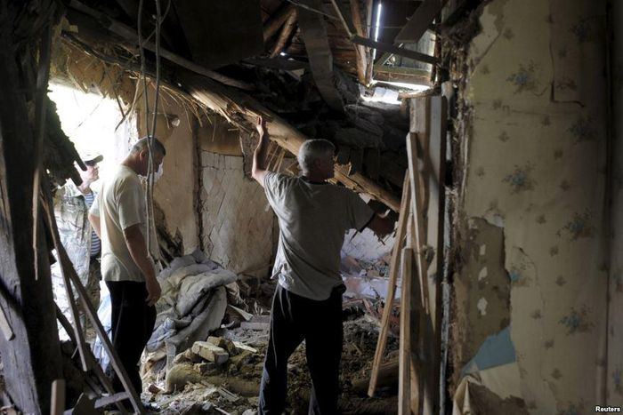 Shelling in eastern Ukraine kills four civilians, soldier
