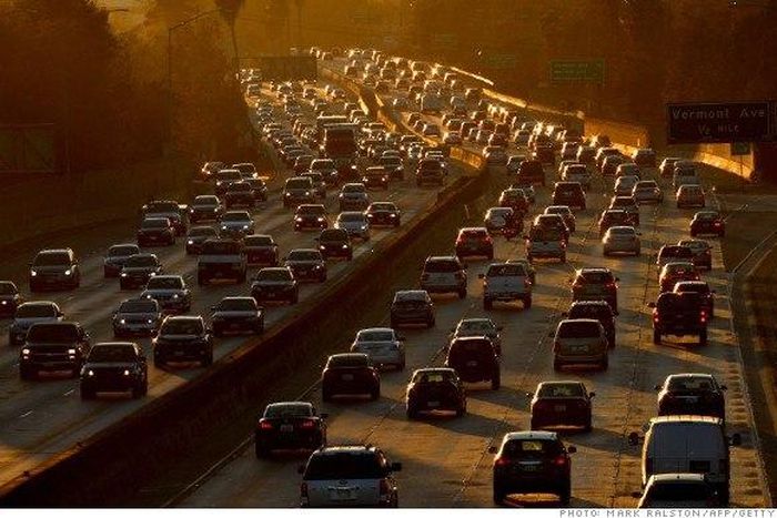 ___3621495___https:______static.pulse.com.gh___webservice___escenic___binary___3621495___2015___4___1___16___150327180824-traffic-los-angeles-620xb