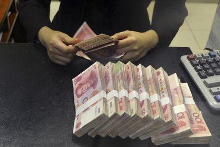 Yuan devaluation hits China airline stocks, importers but boosts exporters