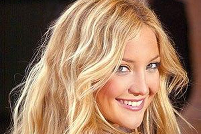 Kate Hudson wears her hair long