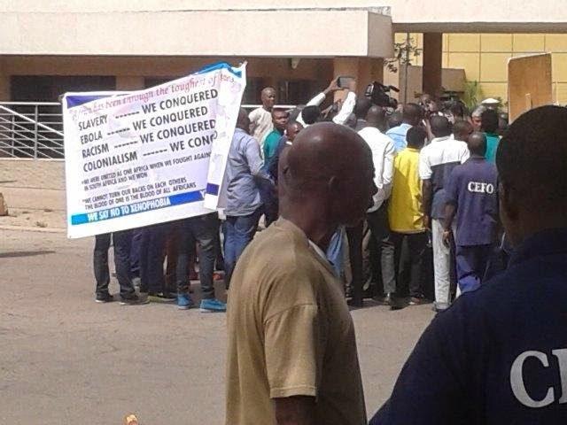 Nigerians protest against xenophobic attacks in front of SA High Commission
