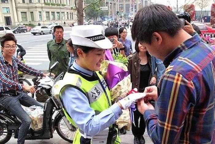 Chen Junfeng proposing to Wang Xinmei